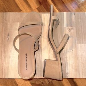 Amazon Essentials Women's Thin Two Strap Heeled Slide